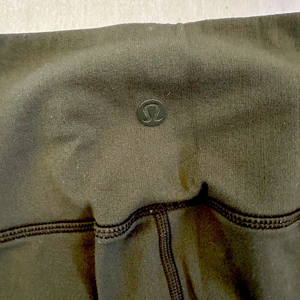 Lululemon, size 4, High Rise Crop leggings